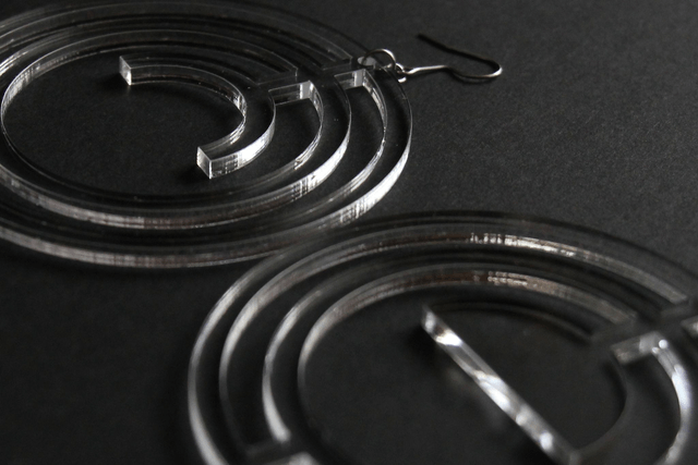 Boucles d'oreilles "croissant" - PMMA transparent - Collection Arasy