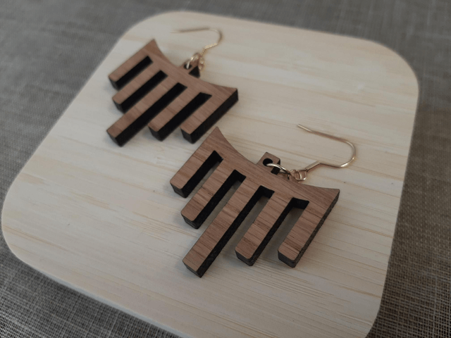 Petites boucles d'oreilles "cascade" - chêne massif - Collection Apu