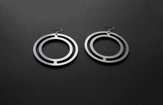 Boucles d'oreilles "pleine lune" - aluminium brossé - Collection Arasy