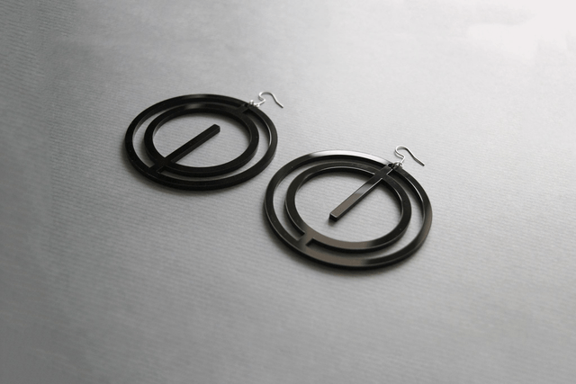 Boucles d'oreilles "rayon" - PMMA noir - Collection Arasy