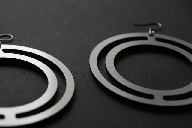 Boucles d'oreilles "pleine lune" - aluminium brossé - Collection Arasy