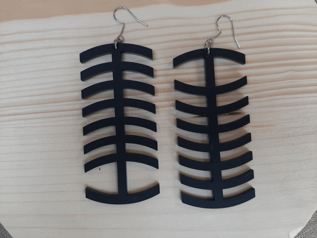 Boucles d'oreilles "arête" - PMMA noir mat - Collection Apu