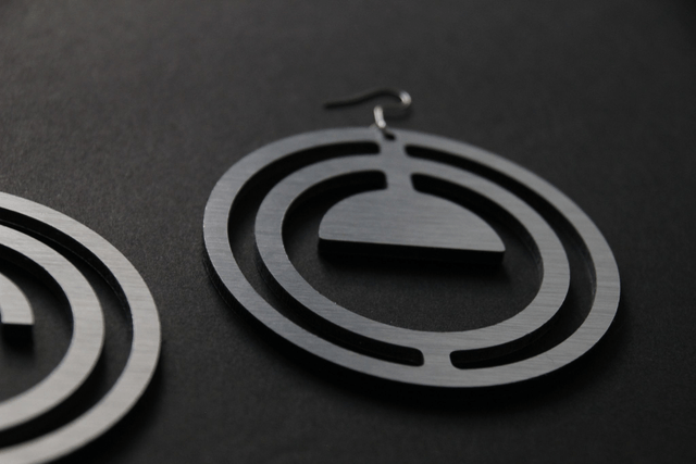 Boucles d'oreilles "croissant" - aluminium brossé - Collection Arasy